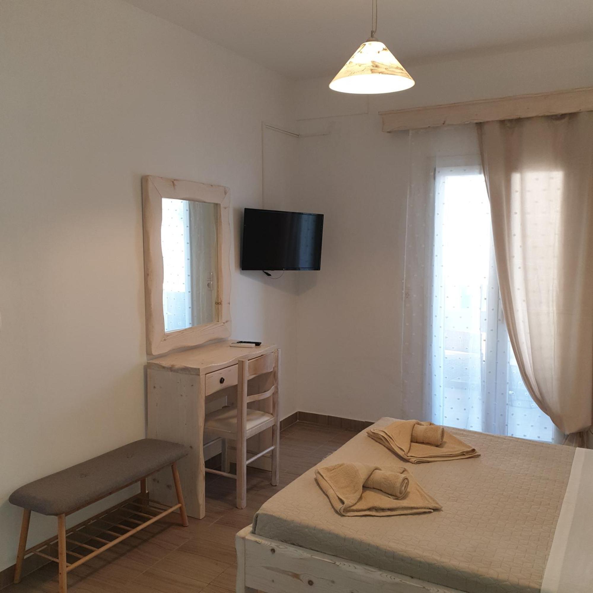 Sagma Central Rooms Perissa  Habitación foto